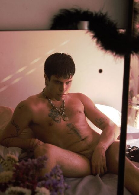 ap0l0ni0 HDポルノスター 写真