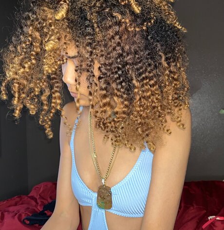 Flower Kalayaha ホットなポルノスター 画像