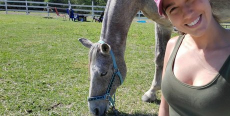 Arianna Marie ポルノ女優 画像