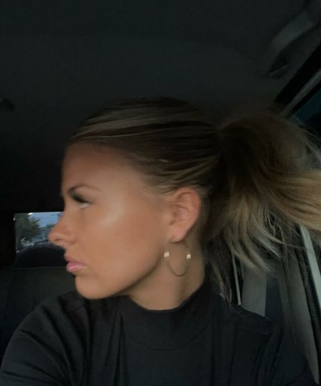 セレブヌードオンリーファンズ ヌード 写真