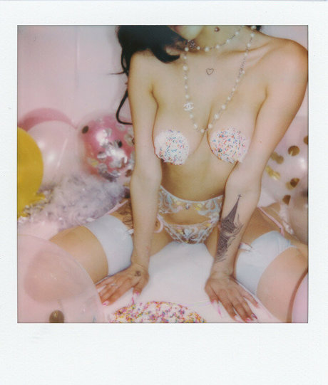 陸軍の熟女オンリーファンズ ホット裸 写真