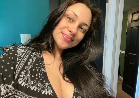 赤毛の痩せたオンリーファンズ 無料裸 画像