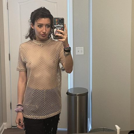 Anne Frank ヌードモデル 画像