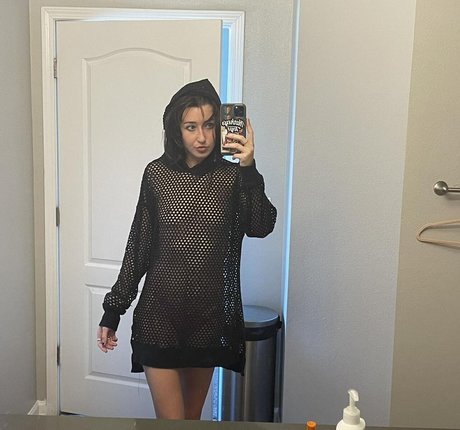 オンリーファンズを崇拝する アートヌード 写真