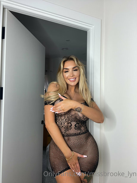 Brookelyn トップ女優 画像