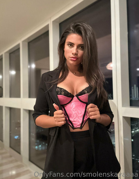 Yeva Smolenska ポルノスター エロティック 画像