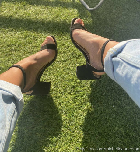 曲線美のxxx オンリーファンズ えろ 画像