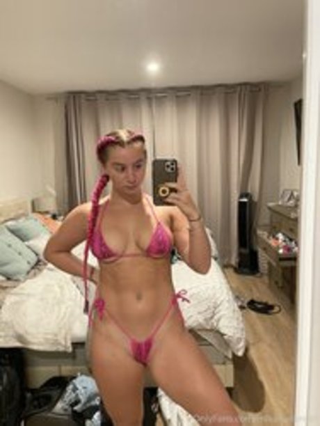 Mikaila Murphy セックスモデル 写真