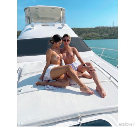 セクシーな熟女オンリーファンズ ホットxxx 画像