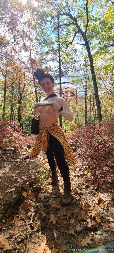 ティーンフィンガリングオンリーファンズ ホットセクシー 写真