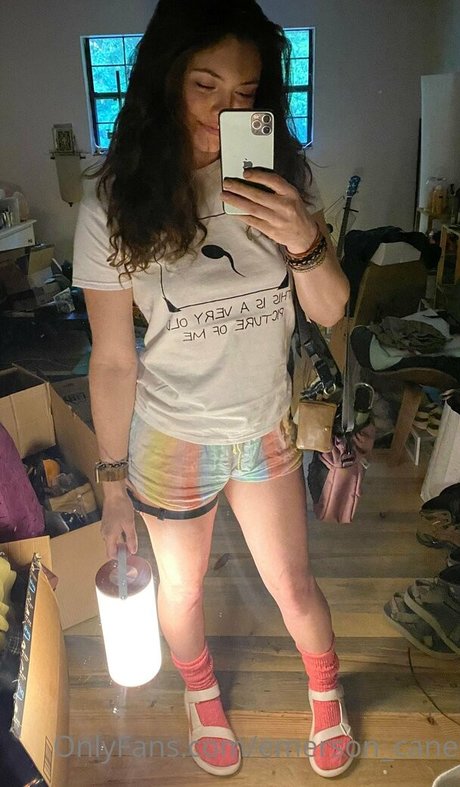 ぽっちゃりラテン系オンリーファンズ エロチック ギャラリー