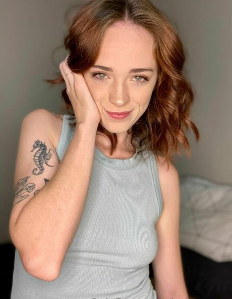 babyzoeyx 高品質女優 写真