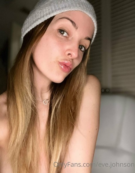 イギリスのおばあちゃんオンリーファンズ 美しい裸 写真