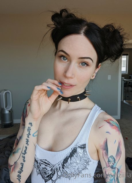 アウトドア 熟女 オンリーファンズ ヌード 写真