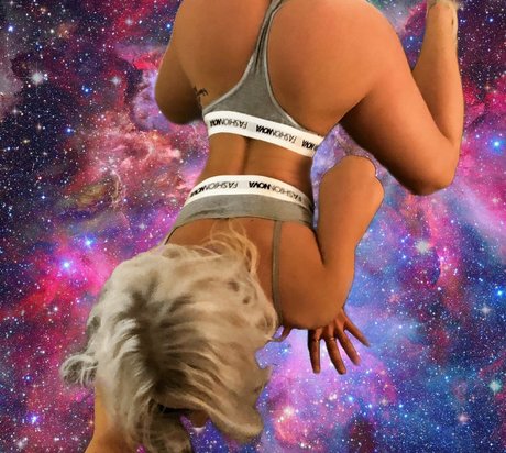 イギリスのおばあちゃんオンリーファンズ 無料セクシー 画像