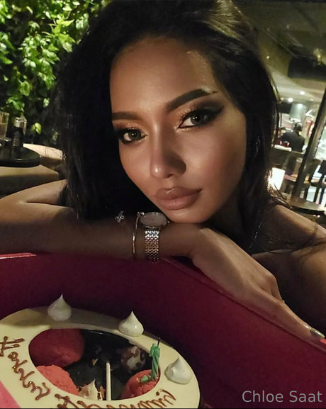 Chloe Saat かわいいスター アーカイブ