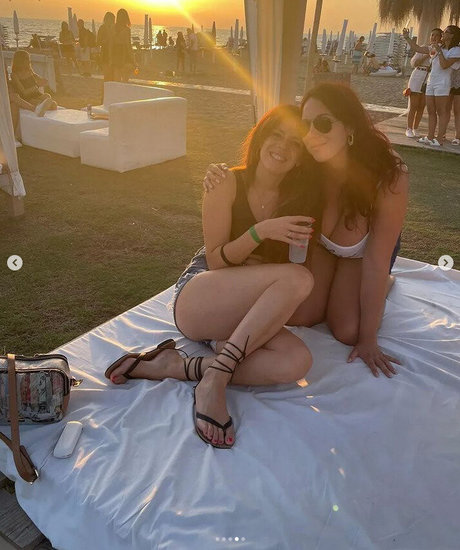 ベビーシッターオンリーファンズ アートヌード ギャラリー