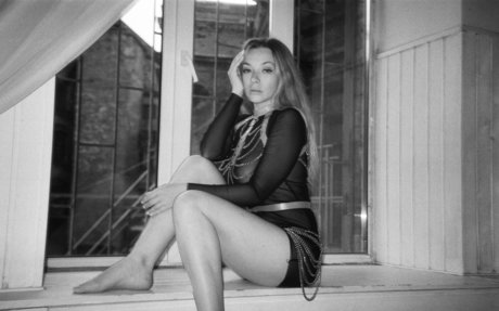 ぽっちゃりブルネットオンリーファンズ エロ 画像