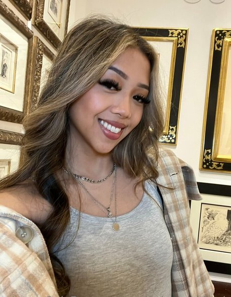 Ashley Rabanal 最高のスター ギャラリー