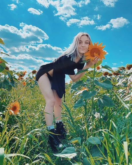 Leya Gornaya 裸のスター 画像