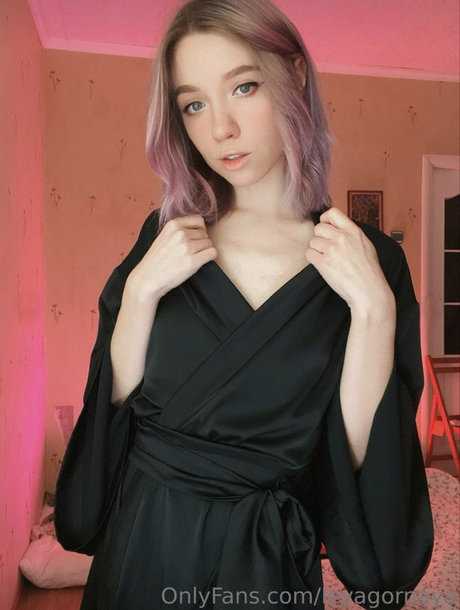 Leya Gornaya スター ヌード 写真