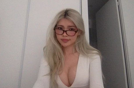 息子のオンリーファンズ 美しいxxx 写真