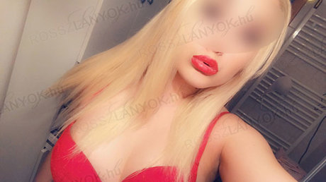 ヌード妻オンリーファンズ ポルノ 写真