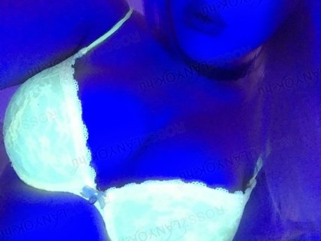 貞操帯オンリーファンズ ホットヌード 画像