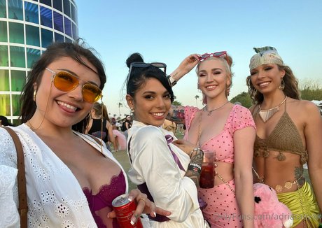 パンツを食い込ませるオンリーファンズ 無料セックス ギャラリー