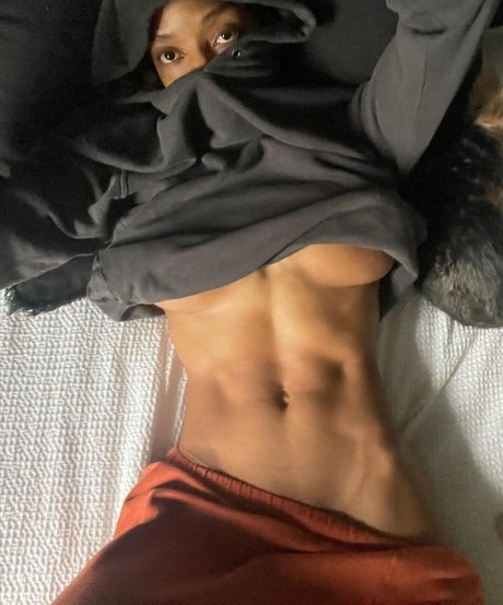 巨尻オンリーファン ポルノ 画像