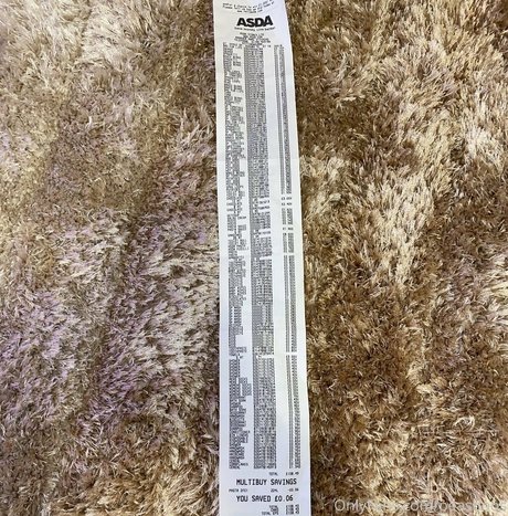 Peaboo 裸のモデル 画像