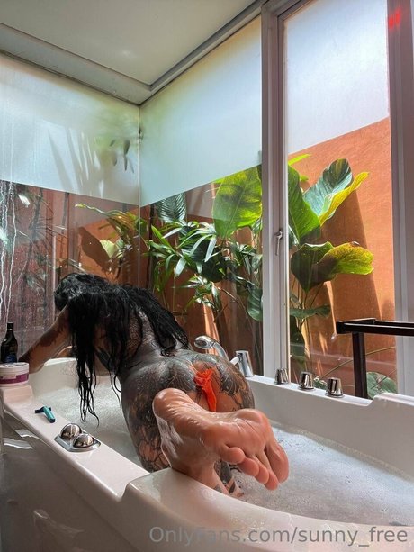 金髪オナニーオンリーファンズ セクシーヌード ギャラリー