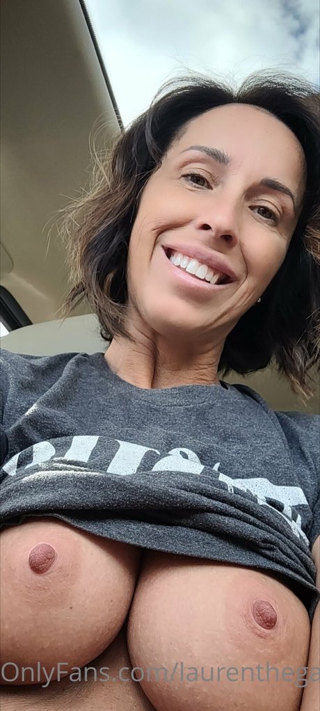 教室オンリーファン セクシーヌード 画像