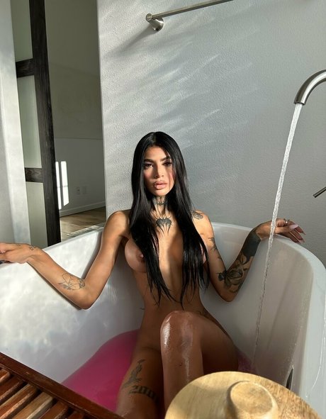 フィットネス熟女オンリーファンズ 無料ヌード 写真