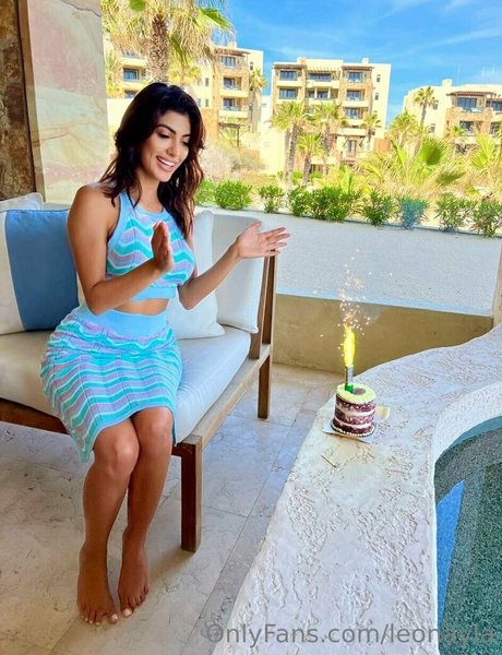 ダブルフェラチオオンリーファンズ 無料ポルノ 写真