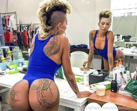 太った足のオンリーファンズ アート裸 写真