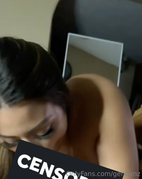 巨乳カップルオンリーファンズ 美しい裸 写真