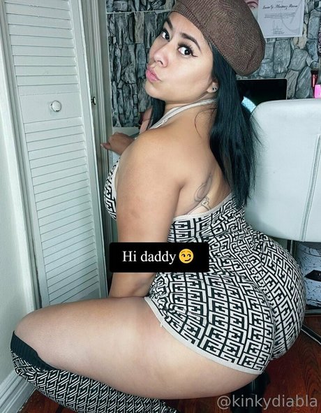 kinkydiabla セクシーモデル 写真