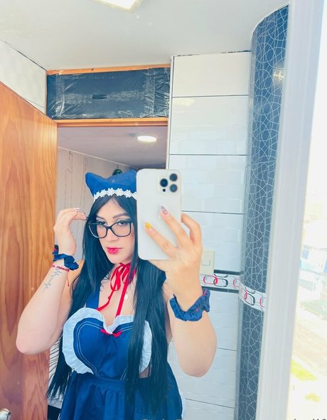 曲線美のランジェリーオンリーファンズ セクシーヌード 写真