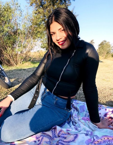 巨乳ランジェリーオンリーファンズ アダルト 写真