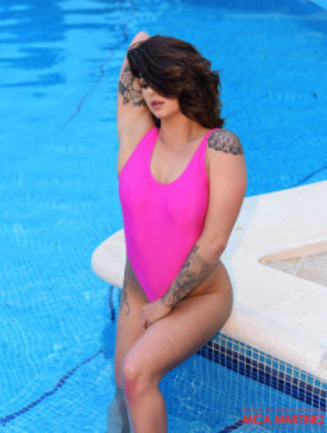 お尻を広げるオンリーファンズ パーフェクト 写真