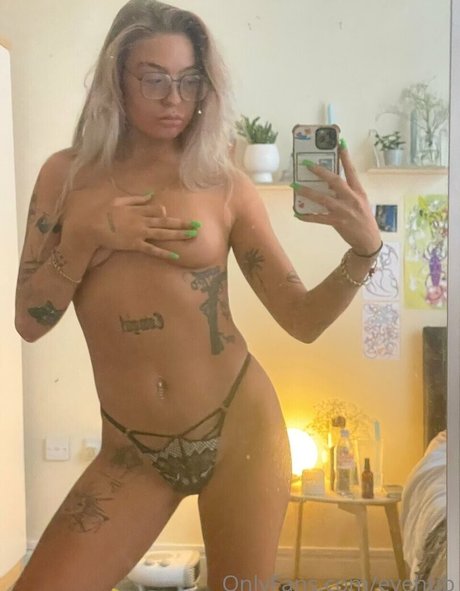 Jess Geary エロティックモデル 画像