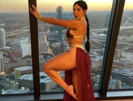 ランジェリーヌードオンリーファンズ 可愛い 写真