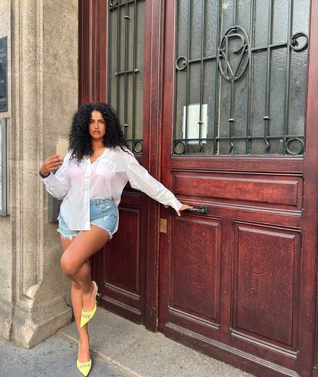 陸軍の熟女オンリーファンズ 無料エロ 写真