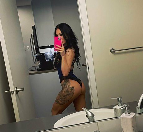 ワークアウト オンリーファンズ セクシーヌード 写真