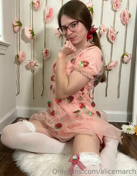 alicemarch ポルノスター 美しい 画像