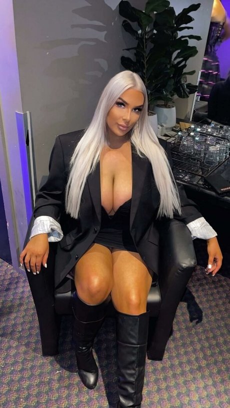 Ashleemunday ヌードのポルノスター ギャラリー