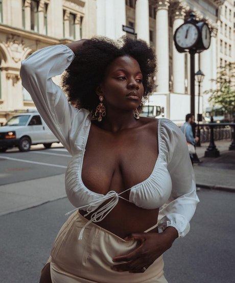 Stylebyambre IG ポルノスター セックス 写真