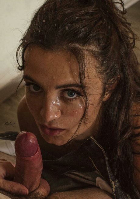 いちごミルクオンリーファンズ えろた 写真