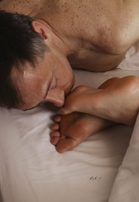 シャワー3P オンリーファンズ アート裸 画像